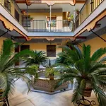 Svl - Sunny And Bright Apartment At Historical Center